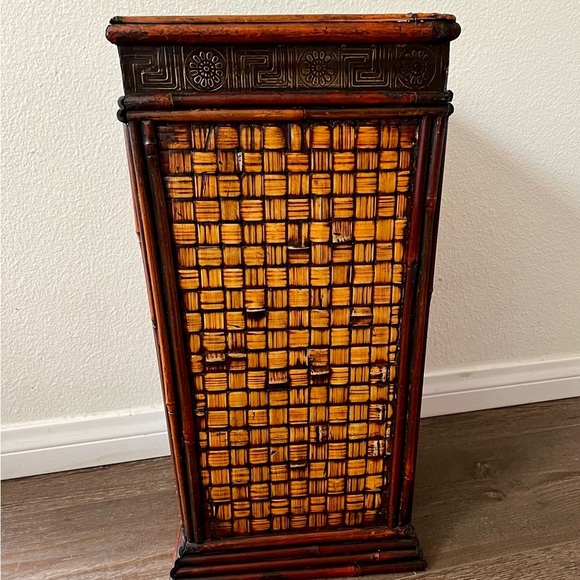 Natural Decorative planter 19 inches high - Picture 11 of 12